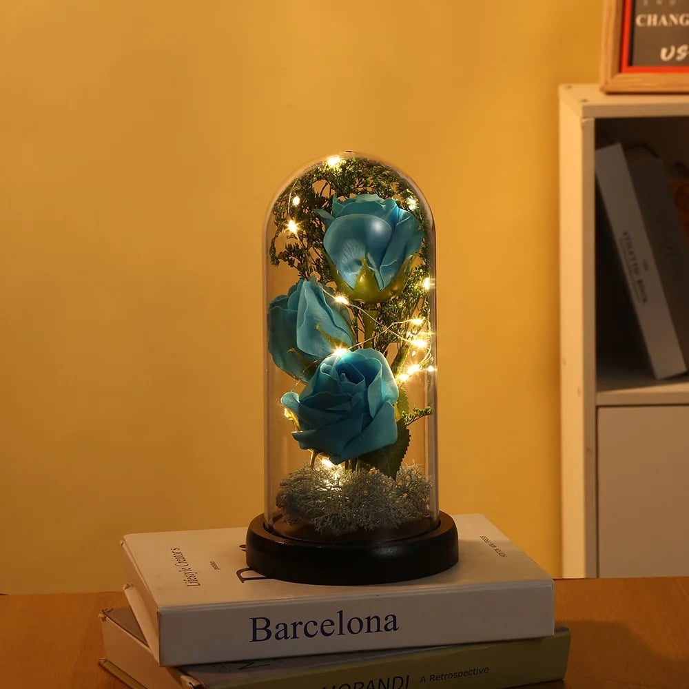 Buchet De 3 Trandafiri De Sapun, In Cupola Transparenta, Cu Iluminare LED, Dimensiune 22x11 cm