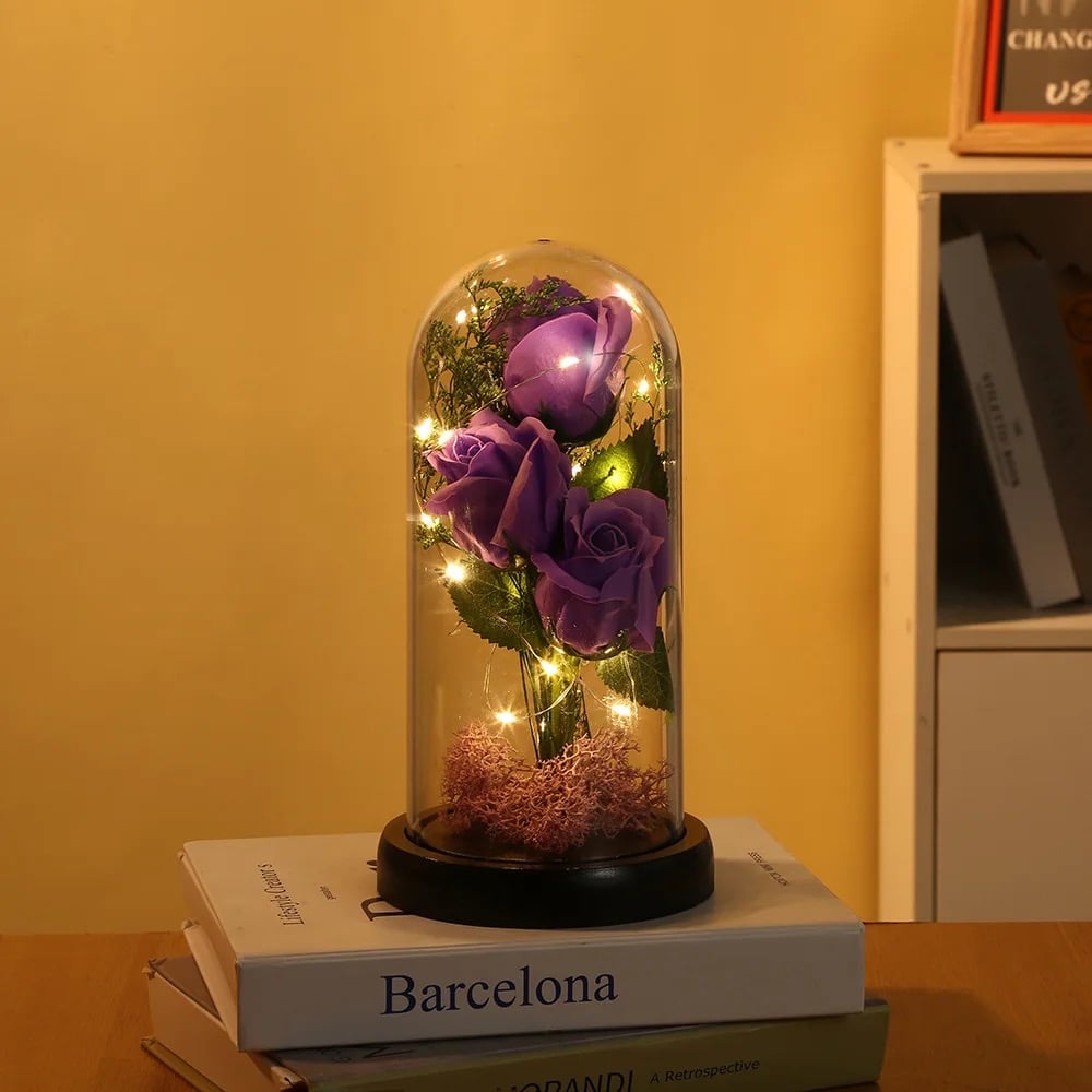 Buchet De 3 Trandafiri De Sapun, In Cupola Transparenta, Cu Iluminare LED, Dimensiune 22x11 cm